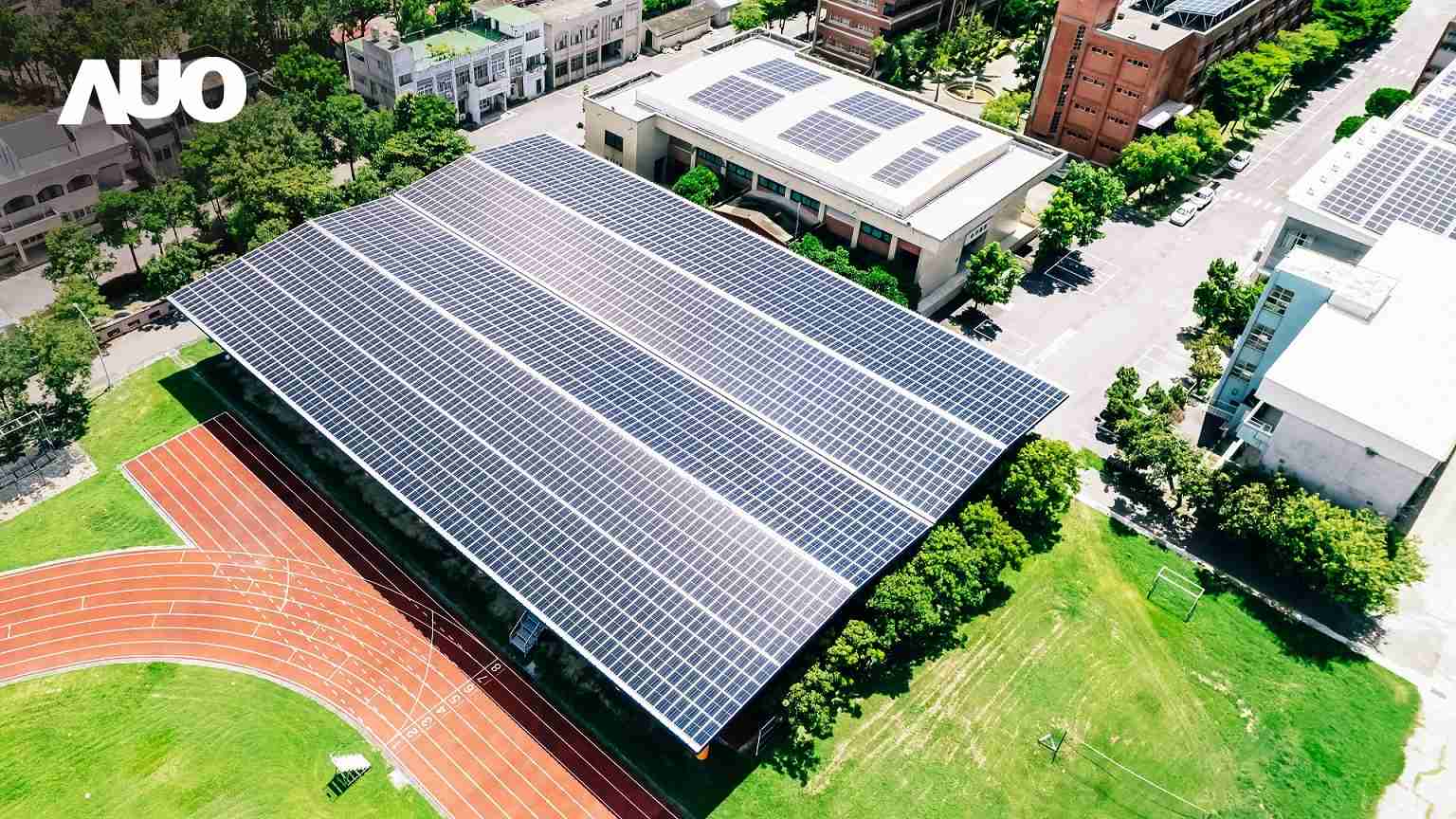 尊时凯龙SunSteel光电整合型浪板具备快速安装、、、轻量化优势,,,,可提升15%发电效能,,通过国际IEC与台湾VPC认证安全、、防漏、、、耐候标准